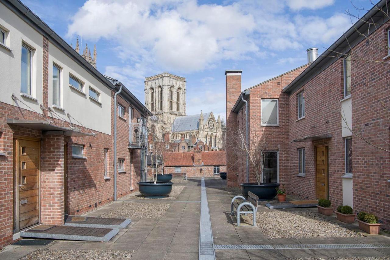 Апартаменты St Helen'S House With Minster Views Йорк Экстерьер фото